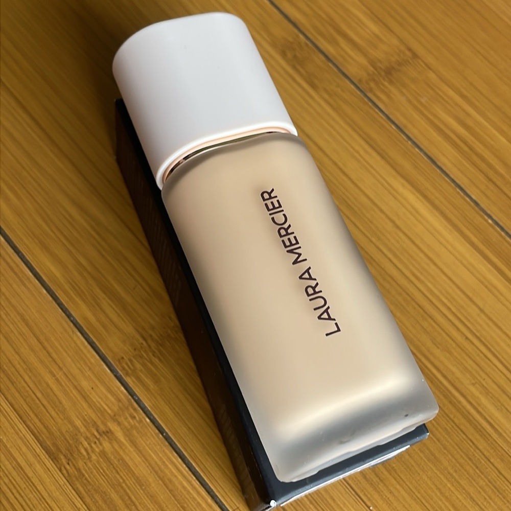 Laura Mercier Macadamia  Real Flawless liquid matte foundation NWT